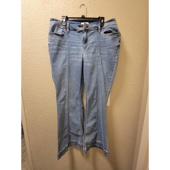 Lane Bryant Signature Fit Midrise Flare Size 18 - Picture 1 of 5